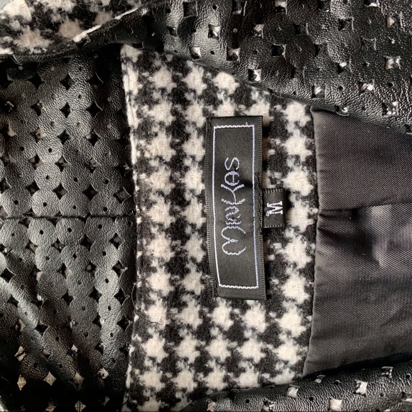 Minkas Mixed Media Blazer - Picture 5 of 10